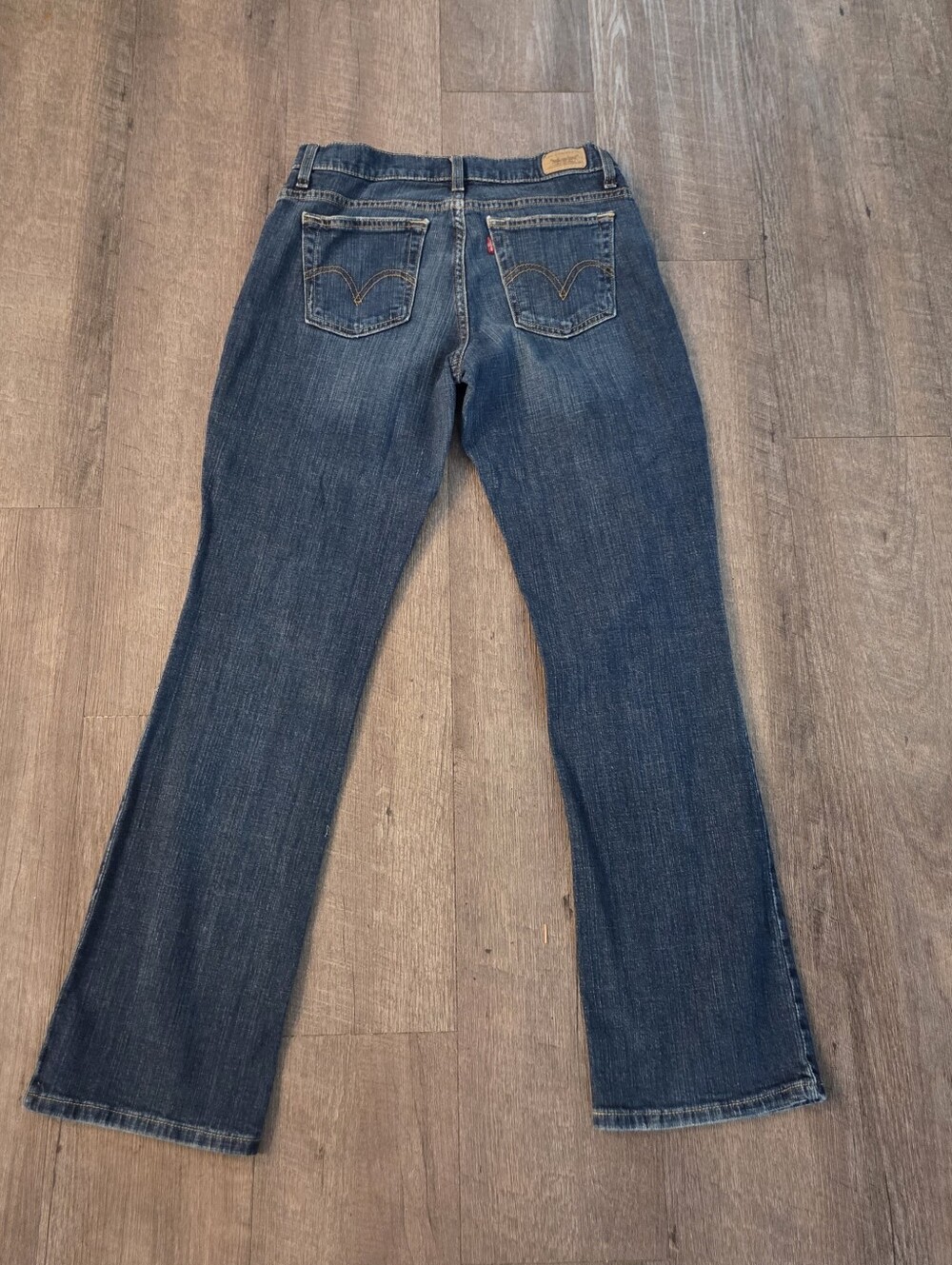 Levis 550 Womens Size 8M Denim Relaxed Fit Boot Cut Jeans 29 X 31 Y2K